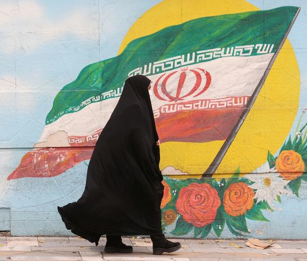 كواليس من لقاء فئات نسائية مختلفة مع الإمام الخامنئي (دام ظله)