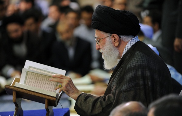 قراءة نادرة لبعض سورة البقرة بصوت الإمام الخامنئي (دام ظله)