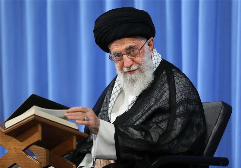 القرآن كتاب الحياة وكتاب الحكمة وكتاب الدرس 