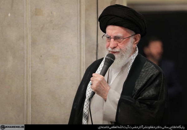 ايران ستصل إلى ذروة التقدم وقمة المجد