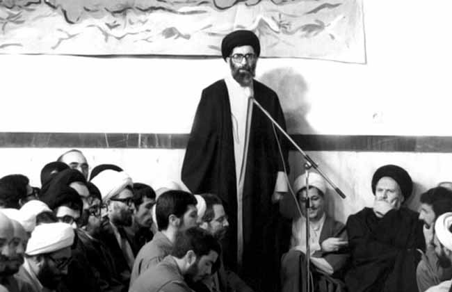 وثائقي إنتخاب الإمام الخامنئي للقيادة (2)