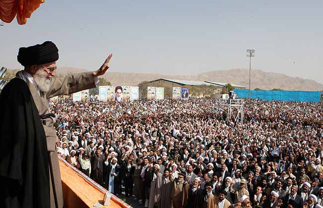 وثائقي إنتخاب الإمام الخامنئي للقيادة (4)