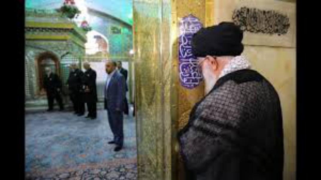 قراءة الإمام الخامنئي للصلوات الخاصة بالإمام الرضا عليه السلام