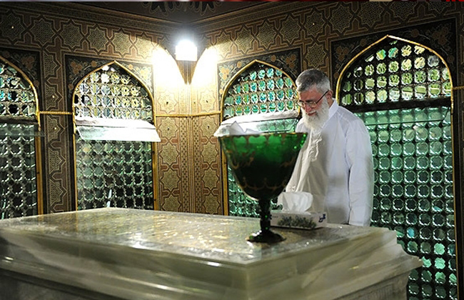 تغيير ضريح الإمام الرضا