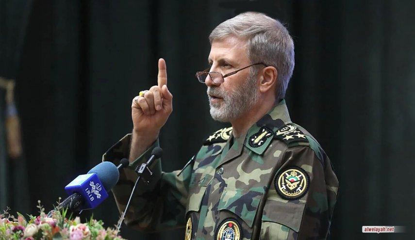 اللواء حاتمي محذرا الأعداء: أصابعنا على الزناد وجاهزون للرد القاسي