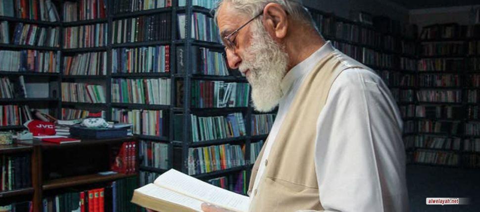 شغف الإمام الخامنئيّ قدس سره بـــالـكتــــاب والأدب(1)