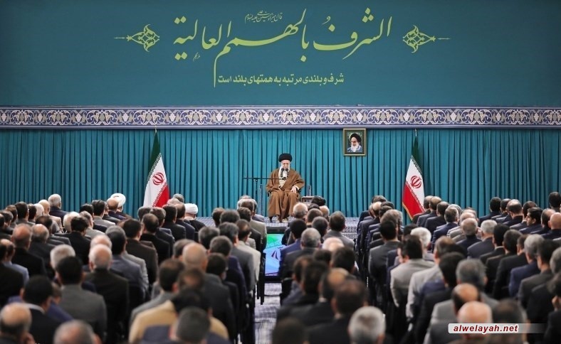 قائد الثورة الإسلامية: أهم مهمة الحكومة تحسين بيئة العمل للناشطين الاقتصاديين