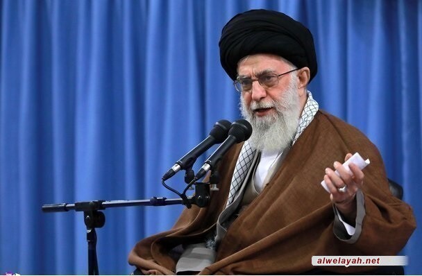 من أشعل وميض الثورة والكفاح لدى الإمام الخامنئي؟