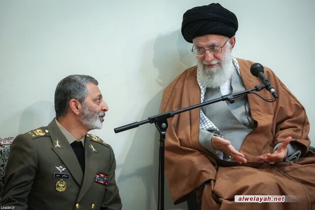 بمناسبة يوم الجيش؛ قائد الثورة الإسلامية: الجيش اليوم مستعد للقيام بمهامّه وحاضر في الساحة