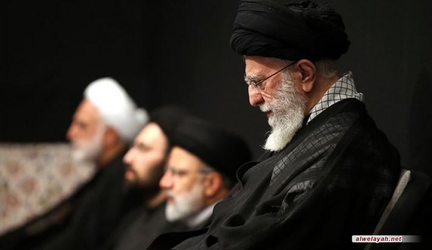 إقامة مراسم عزاء ليلة الثامن من محرم بحضور قائد الثورة الإسلامية
