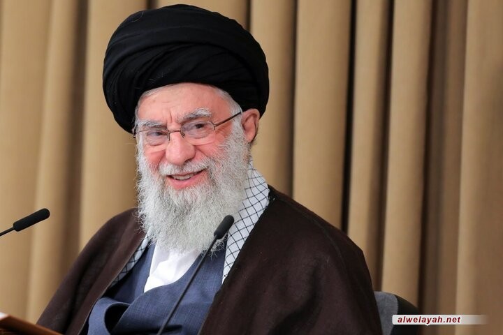 ضرورة امتلاك روح الخدمة والنزاهة في العمل