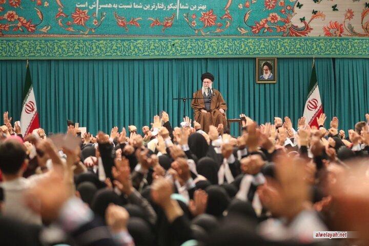 الإمام الخامنئي: الجمهورية الإسلامية أبطلت منطق الغرب الخاطئ بشأن المرأة