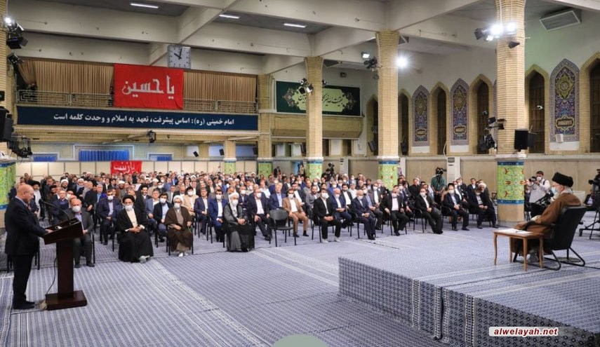 قائد الثورة الإسلامية يشيد بقانون المبادرة الاستراتيجية للبرلمان حول المفاوضات النووية