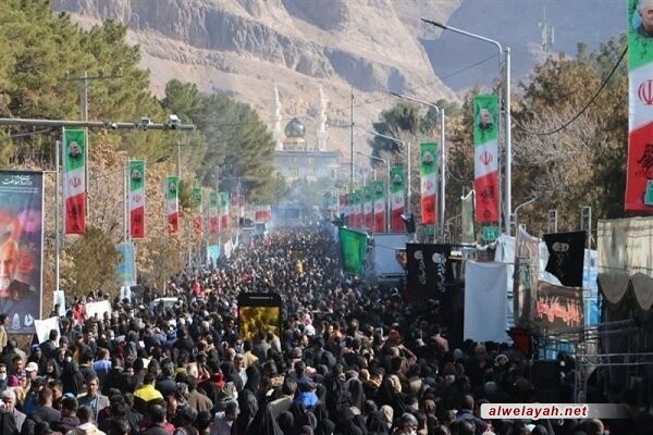 حشود غفيرة تحيي ذكرى استشهاد الفريق قاسم سليماني في مدينة كرمان