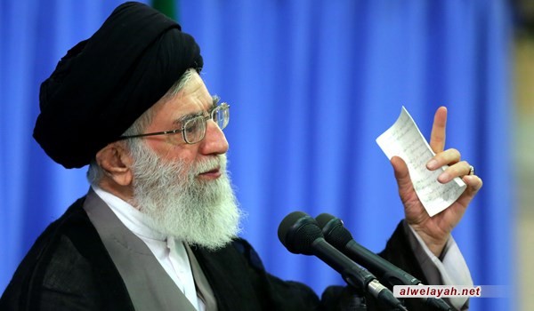 قائد الثورة الإسلامية: لا تستمعوا إلى تخرصات الرئيس الأميركي الجديد 