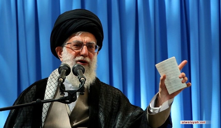 في خطابه السنوي بمرقد الإمام الرضا(ع) قائد الثورة الإسلامية: إيران قصمت ظهر التكفيريين وأفشلت المخطط الأميركي بالمنطقة