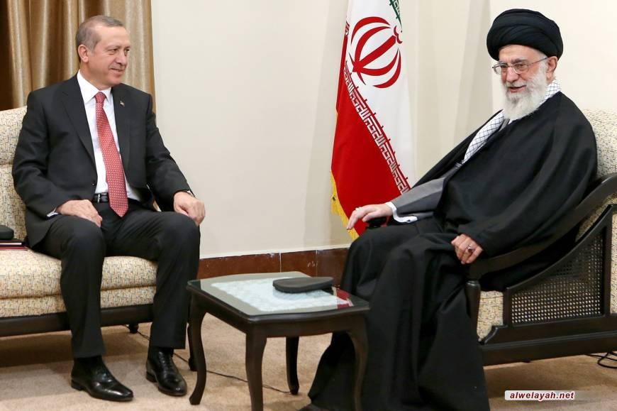الإمام الخامنئي: ينبغي النهوض بالتعاون بين إيران وتركيا إلى أعلى المستويات