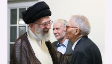 قائد الثورة الإسلامية يعزي بوفاة الفيلسوف الإيراني الدكتور كريم مجتهدي