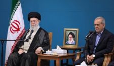 الرئيس الإيراني يلتقي قائد الثورة الإسلامية قبل توجهه إلى نيويورك