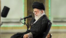 الإمام الخامنئي: الدفاع المقدس كان اختبار عزّ وشموخ للشعب الإيراني