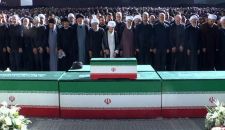 حشود مليونية في طهران تؤدي الصلاة على جثمان القائد الشهيد