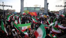 تجمع حاشد في طهران بمناسبة ذكرى ميلاد الإمام الرضا (ع) والجماهير تجدد البيعة لقائد الثورة