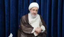 في رسالةٍ إلى شباب العالم..آية اللّه الأراكيّ: إراقة دم ترامب ونتنياهو وشركائهما أمرٌ واجبٌ.. على الشباب الغيارى في جميع أنحاء العالم تنفيذ حكم اللّه